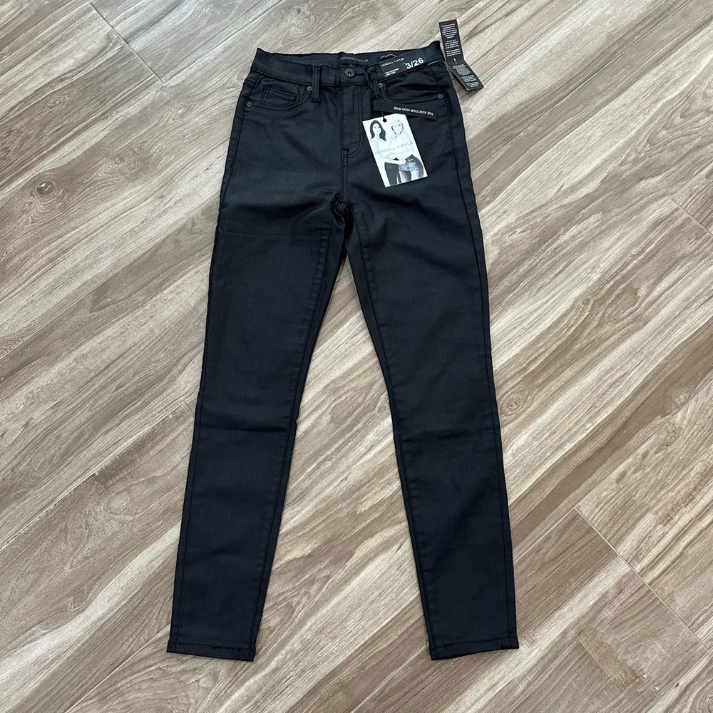 BNWT KENDALL + KYLIE KONTOUR HIGH RISE black with shine women's jeans. Size 26.